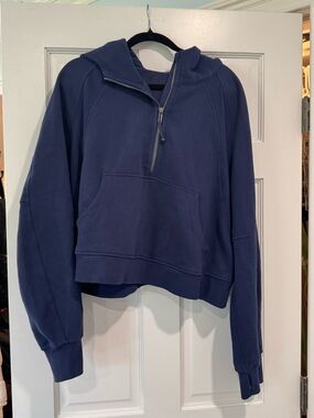 Lululemon navy Scuba | Size L/XL